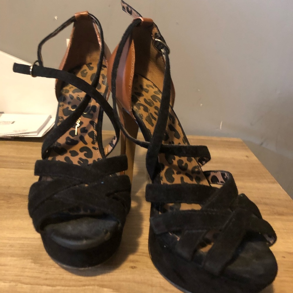 Jessica Simpson black and brown heels size 9